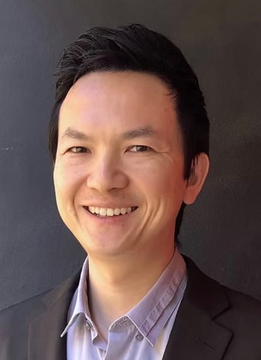 Headshot of Dr Lyndon Chan at My-ENT